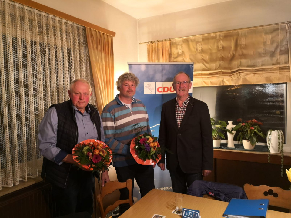 (l.n.r): Bernd Einhaus, Bernd Bloms und Vorsitzender Franz-Jossef Sahnen